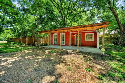 /international/us/415-s-dallas-avenue-lancaster-tx-110108882331/