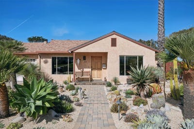 /international/us/217-edinburgh-ave-monterey-ca-110106307129/