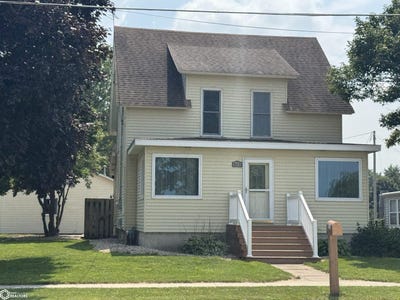 /international/us/2215-main-avenue-clear-lake-ia-110101346367/