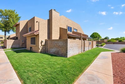 /international/us/222-w-brown-road-mesa-az-110110381848/