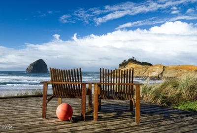 /international/us/33000-cape-kiwanda-drive-pacific-city-or-110104220189/