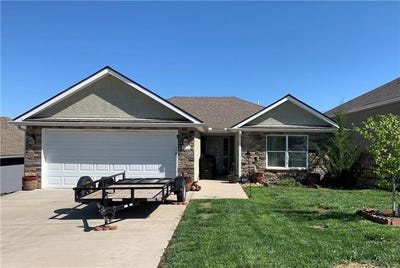 /international/us/903-ingleside-drive-pleasant-hill-mo-110105084841/