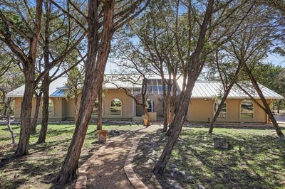 /international/us/108-brushy-dr-kerrville-tx-110106499041/