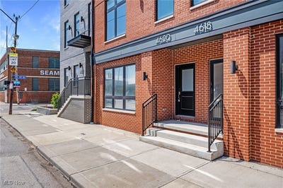 /international/us/4620-lorain-avenue-cleveland-oh-110099371362/