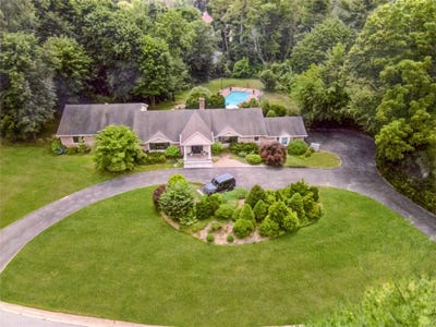 /international/us/6-dolly-cam-lane-old-brookville-ny-110098434184/