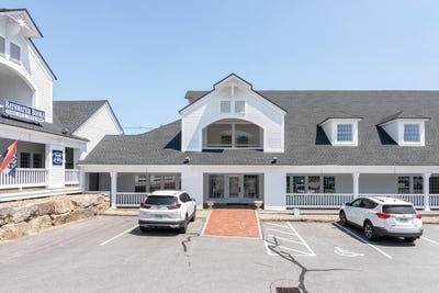 /international/us/12-main-street-center-harbor-nh-110108141133/