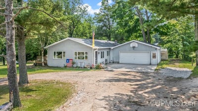 /international/us/5373-18th-road-escanaba-mi-110101344365/
