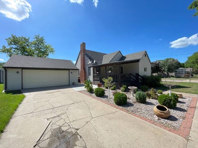 /international/us/307-s-4th-avenue-burwell-ne-110108477807/