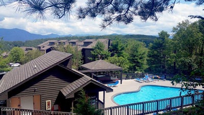 /international/us/1380-ski-view-drive-gatlinburg-tn-110102392957/