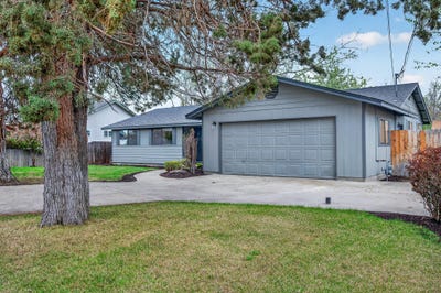 /international/us/2747-sw-23rd-street-redmond-or-110107338546/