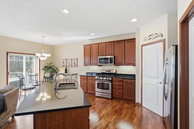 /international/us/2156-cedar-grove-trail-eagan-mn-110107339599/