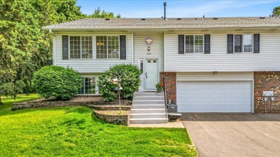 /international/us/8575-yalta-lane-ne-circle-pines-mn-110108572050/