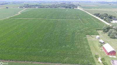 /international/us/6442-independence-avenue-waterloo-ia-110099904580/