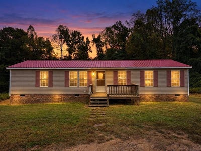/international/us/612-mccahan-street-burkeville-va-110120497896/
