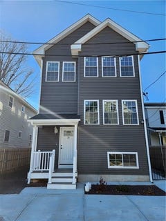 /international/us/24-saint-james-street-providence-ri-110106952979/