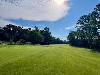 /international/us/23-river-marsh-lane-okatie-sc-110090185207/