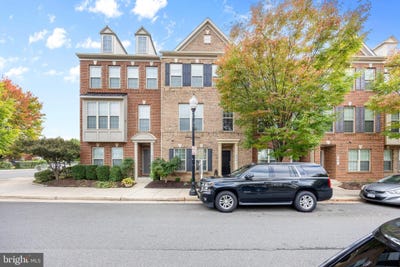 /international/us/8883-cherry-street-manassas-va-110120555031/
