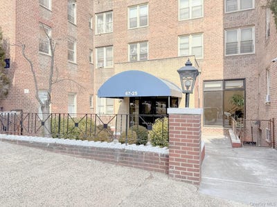 /international/us/67-25-dartmouth-street-forest-hills-ny-110107437963/