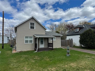 /international/us/105-3rd-street-se-hinckley-mn-110106975424/