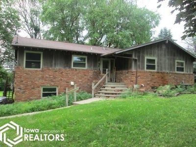/international/us/1269-taylor-avenue-belmond-ia-110100452915/