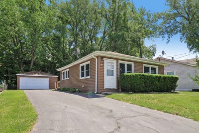 /international/us/91-bay-road-fox-lake-il-110108888819/