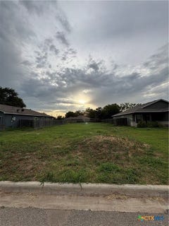 /international/us/612-briggs-street-lampasas-tx-110101298481/