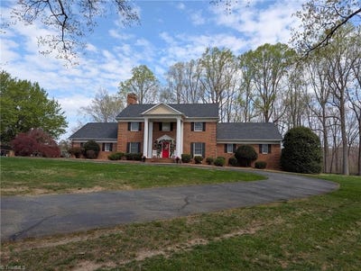 /international/us/6352-turnpike-road-archdale-nc-110107632919/