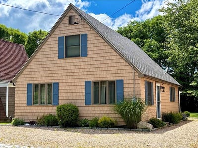 /international/us/15-deangelis-drive-narragansett-ri-110108781850/