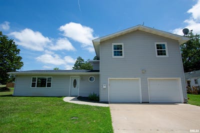 /international/us/1008-5th-avenue-camanche-ia-110100560474/