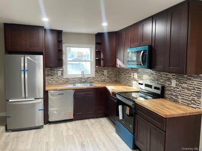 /international/us/56-ash-street-central-islip-ny-110102881974/
