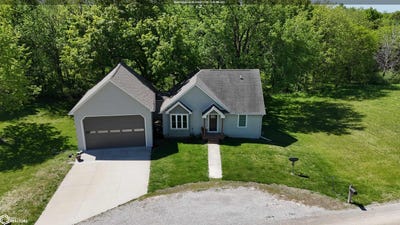 /international/us/17587-lakeshore-drive-moravia-ia-110105284734/