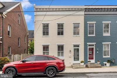 /international/us/16-5th-st-e-frederick-md-110107683079/