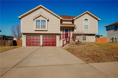 /international/us/12204-white-oak-street-peculiar-mo-110105388015/