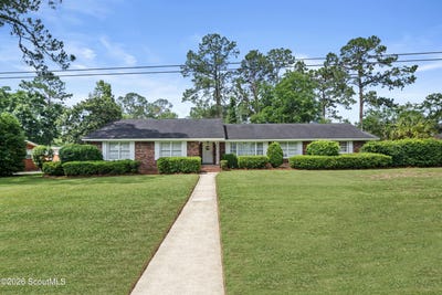 /international/us/147-w-magnolia-street-jesup-ga-110108474749/