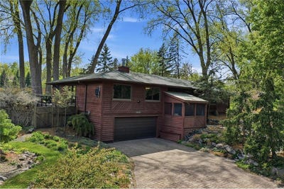 /international/us/15213-boulder-creek-drive-minnetonka-mn-110107875036/