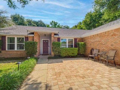 /international/us/2724-woodbury-ct-navarre-fl-110109190274/