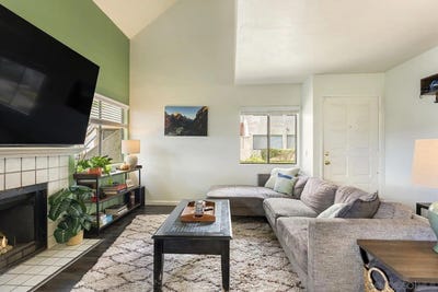 /international/us/355-n-melrose-drive-vista-ca-110108696144/