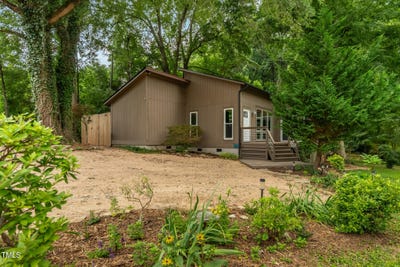 /international/us/413-lakeshore-drive-hillsborough-nc-110100809000/