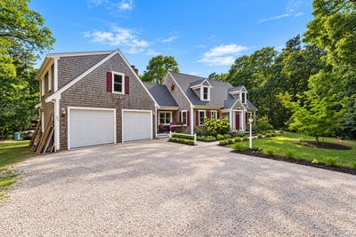 /international/us/559-old-jail-lane-barnstable-ma-110110207898/