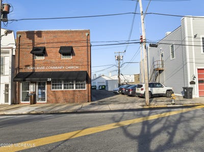 /international/us/20-robbins-street-toms-river-nj-110108439385/