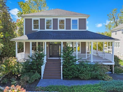 /international/us/212-w-john-street-milford-pa-110102812175/