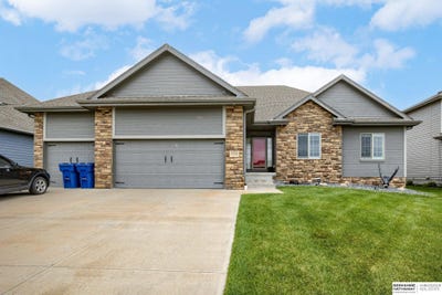 /international/us/3795-n-192nd-avenue-omaha-ne-110099064593/