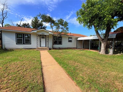 /international/us/1322-3rd-st-graham-tx-110108493120/