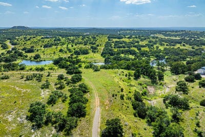 /international/us/613-cattle-creek-road-johnson-city-tx-110100130584/