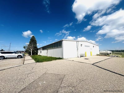 /international/us/1120-aviation-rd-cheyenne-wy-110108549529/