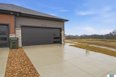 /international/us/10216-hascall-circle-lincoln-ne-110104489738/