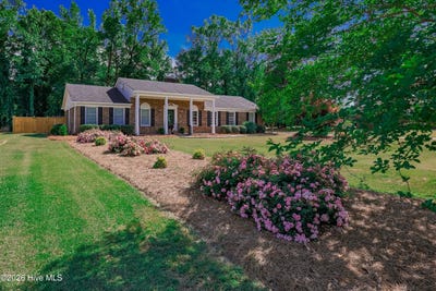 /international/us/164-friendly-drive-wallace-nc-110107860045/