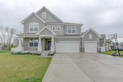 /international/us/11429-clyde-drive-crown-point-in-110107352824/