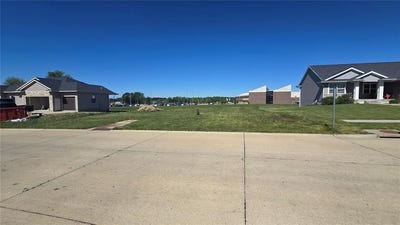 /international/us/603-rogers-ln-center-point-ia-110108393712/