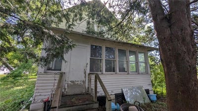 /international/us/307-10th-street-s-wheaton-mn-110099958880/